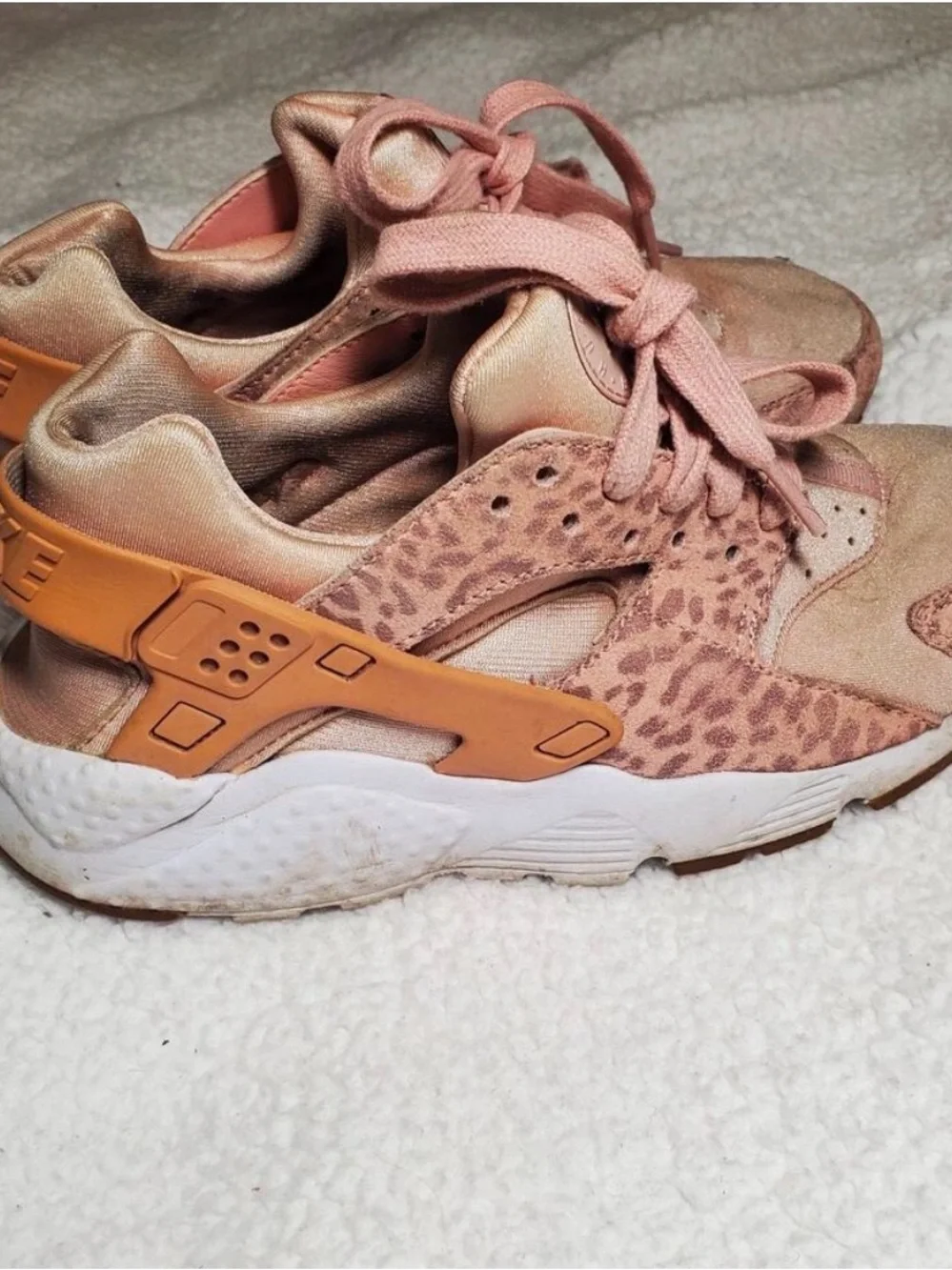 Nike Huarache Run Se (Gs) Girl's Shoes Size 4 Pink Leopard Print Sneakers